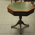 901 8467 LAMP TABLE